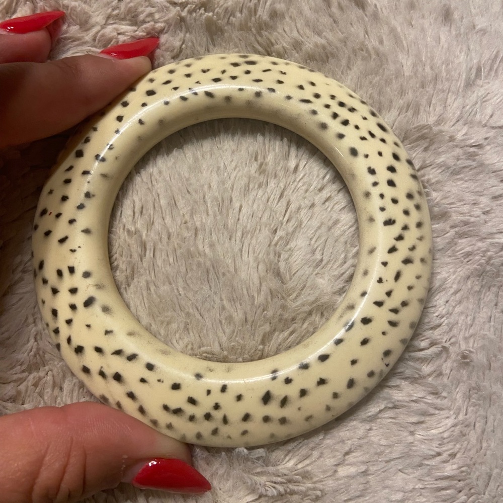 💎 3/$6 cream color bracelet 💎